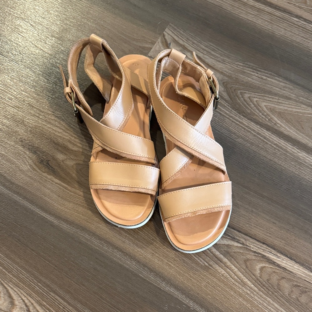 Toms Tan Cross-Strap Sandals